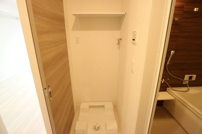 物件内観写真10　(洗濯機置場)