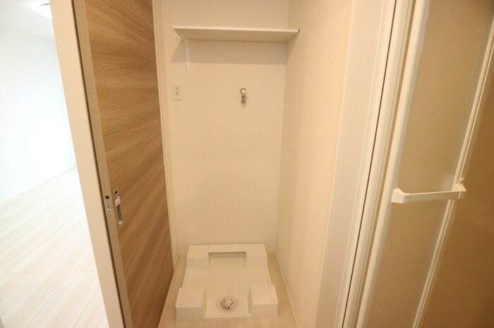 物件内観写真12　(洗濯機置場)