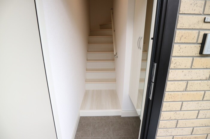 物件内観写真17　(玄関)