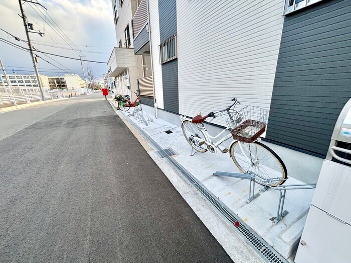 物件外観写真3　(駐輪場)