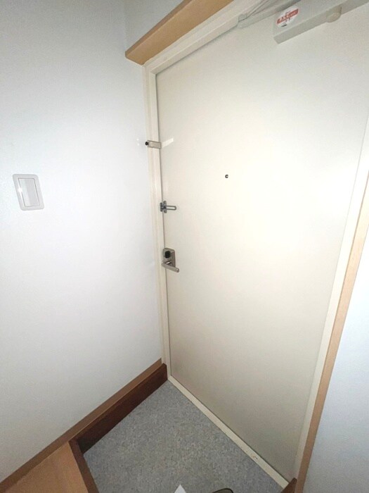 物件内観写真14　(玄関)