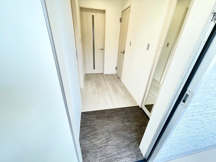 物件内観写真19　(玄関)