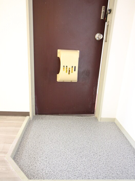 物件内観写真7　(玄関)