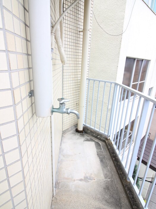 物件内観写真16　(洗濯機置場)