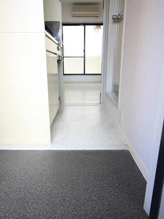 物件内観写真21　(玄関)