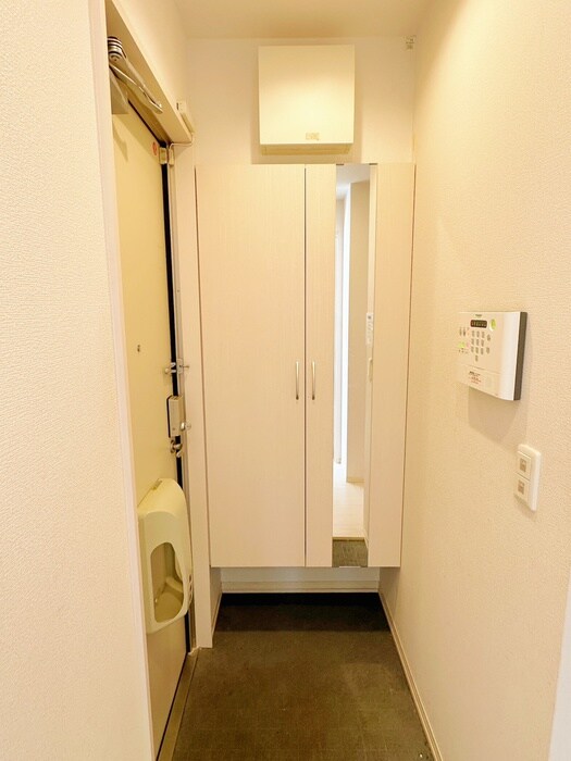 物件内観写真16　(玄関)