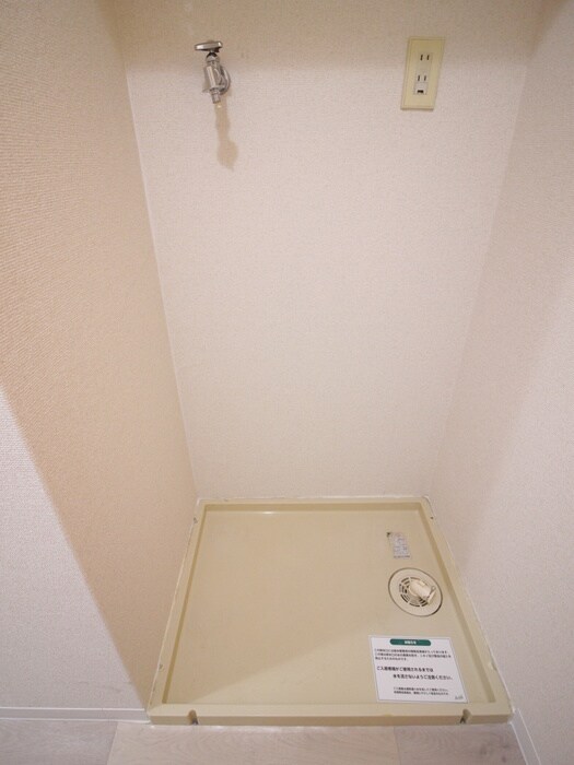 物件内観写真14　(洗濯機置場)