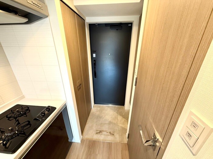 物件内観写真7　(玄関)