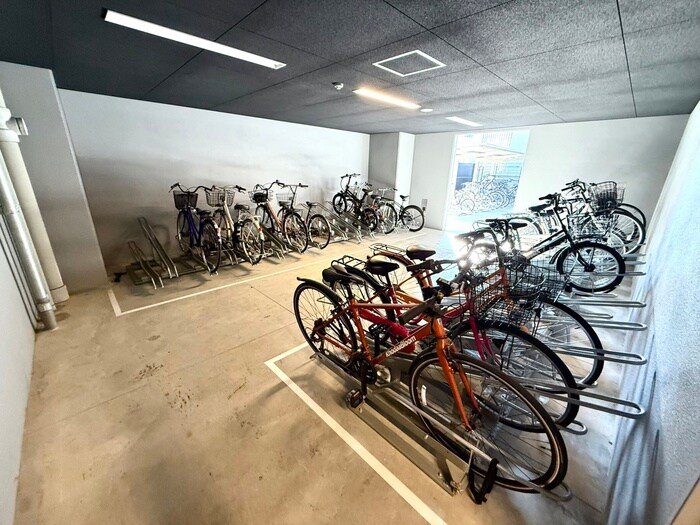 物件外観写真3　(駐輪場)