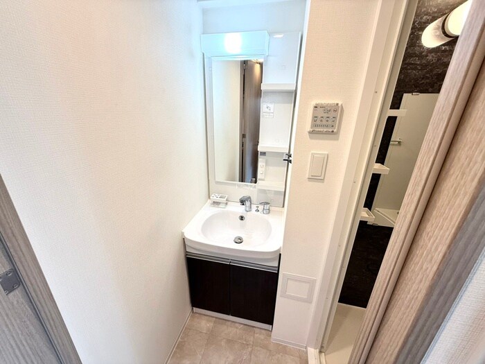 物件内観写真11　(洗面)