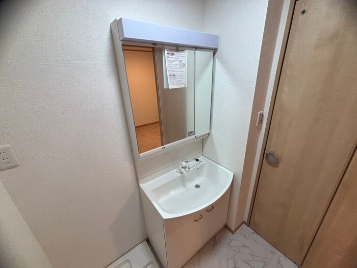 物件内観写真9　(洗面)