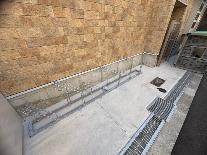 物件外観写真5　(駐輪場)