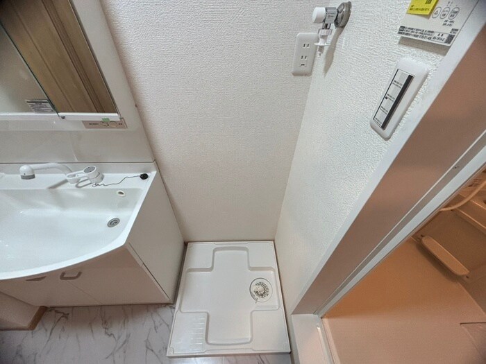 物件内観写真10　(洗濯機置場)