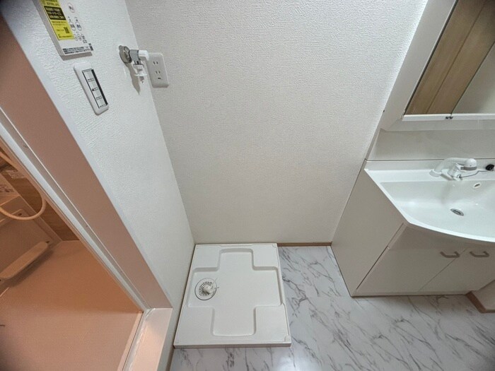 物件内観写真11　(洗濯機置場)