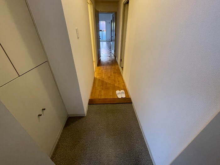 物件内観写真7　(玄関)