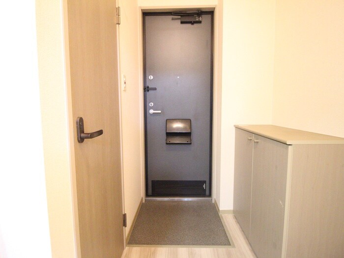 物件内観写真17　(玄関)