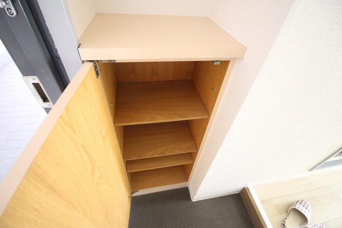 物件内観写真8　(靴箱)