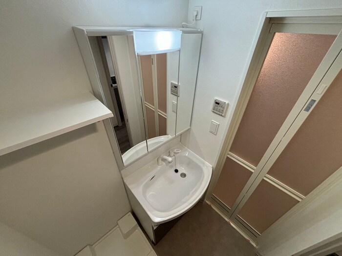 物件内観写真11　(洗面)