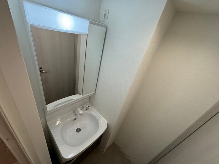 物件内観写真12　(洗面)