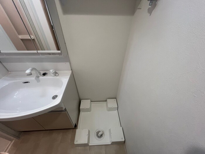 物件内観写真12　(洗濯機置場)