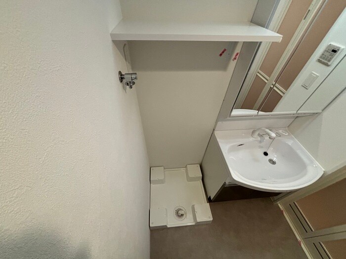 物件内観写真12　(洗濯機置場)