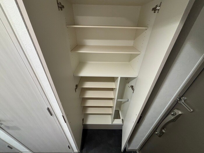 物件内観写真18　(靴箱)