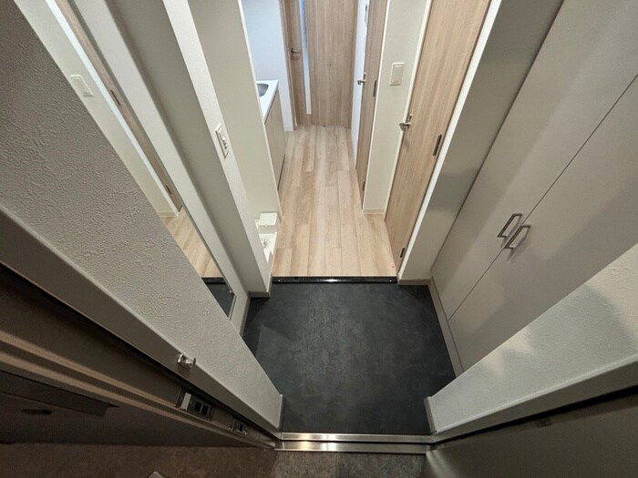 物件内観写真18　(玄関)