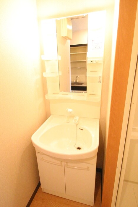 物件内観写真8　(洗面)