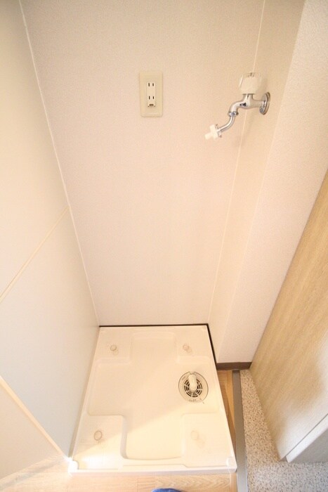 物件内観写真9　(洗濯機置場)