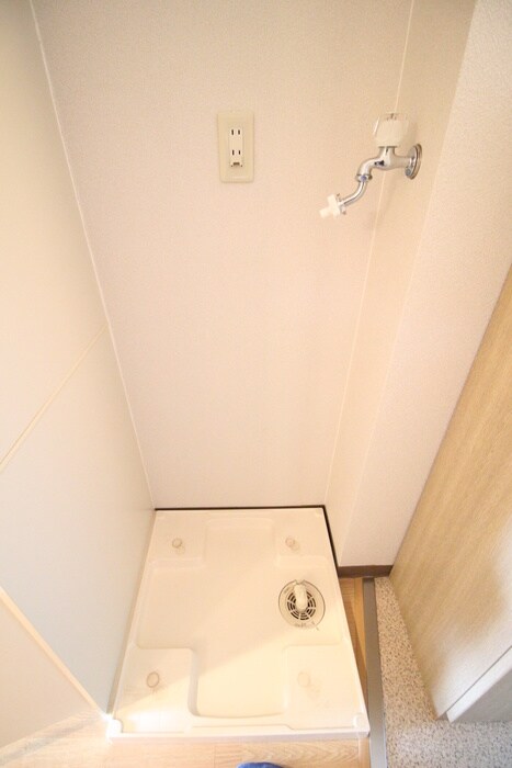 物件内観写真13　(洗濯機置場)