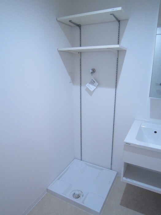 物件内観写真16　(洗濯機置場)