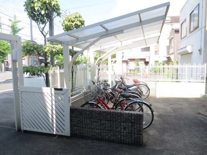 物件外観写真4　(駐輪場)