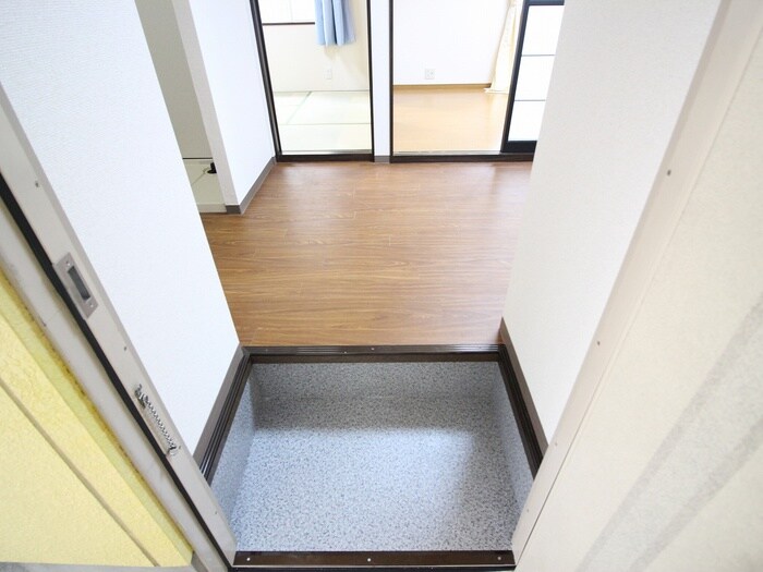 物件内観写真17　(玄関)