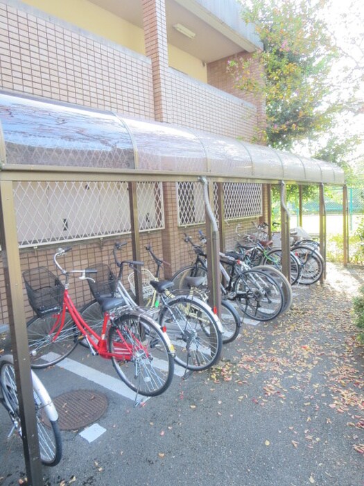 物件外観写真3　(駐輪場)