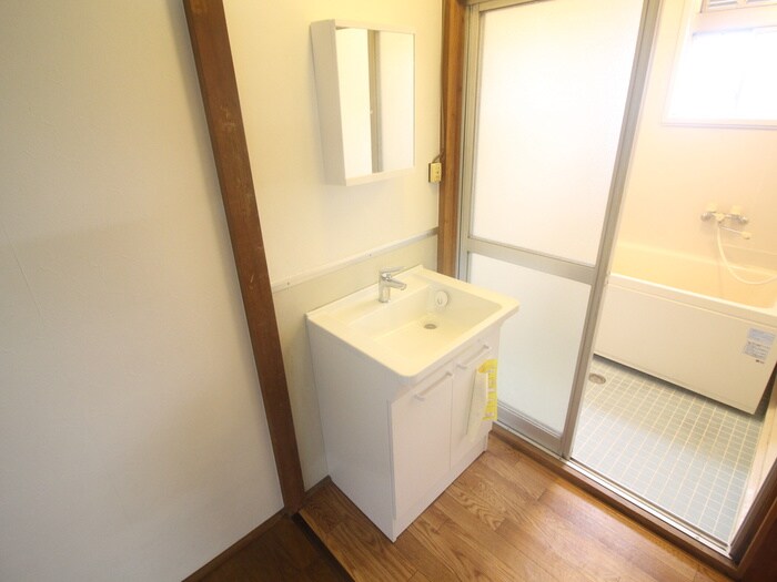 物件内観写真11　(洗面)