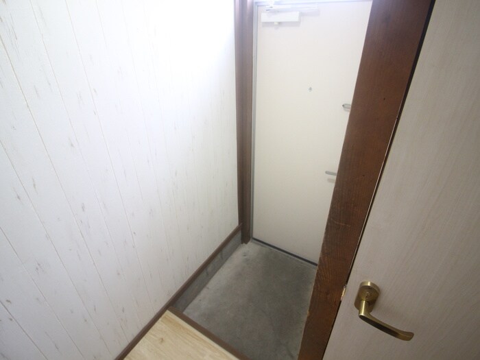 物件内観写真14　(玄関)