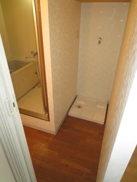 物件内観写真13　(洗濯機置場)