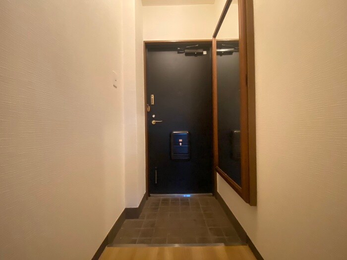物件内観写真17　(玄関)