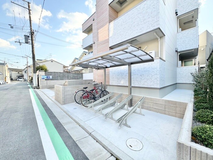 物件外観写真2　(駐輪場)