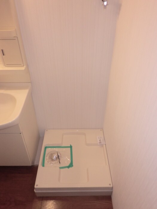 物件内観写真16　(洗濯機置場)