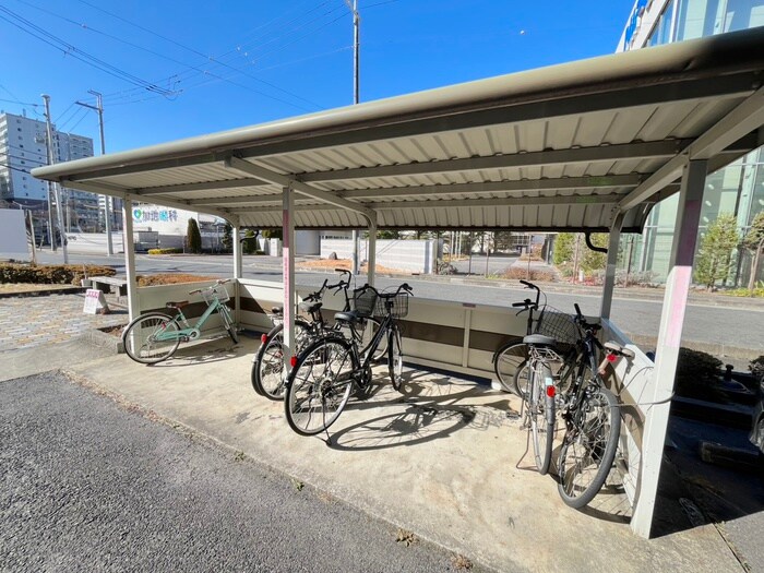 物件外観写真4　(駐輪場)