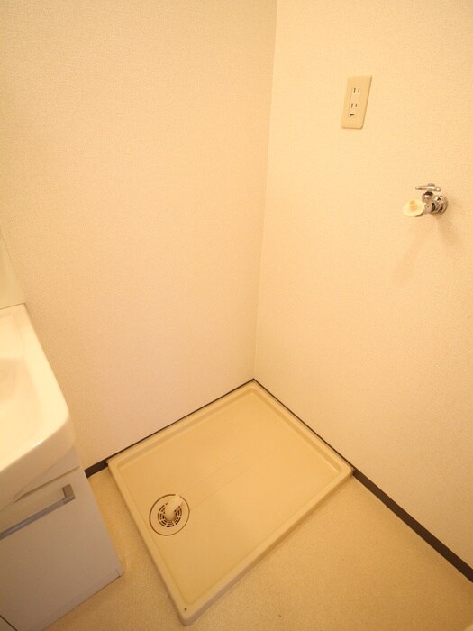 物件内観写真14　(洗濯機置場)