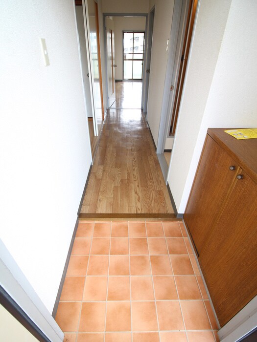 物件内観写真15　(玄関)
