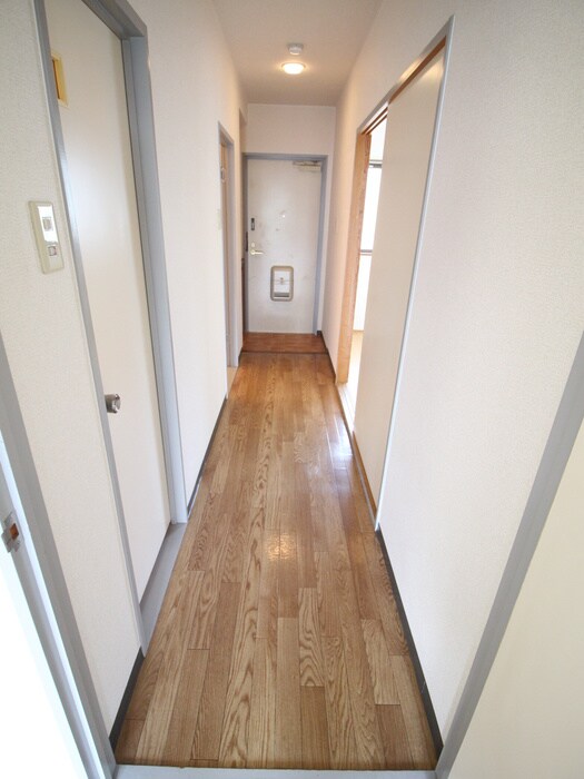 物件内観写真17　(廊下)