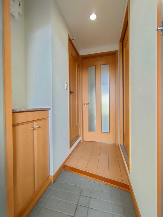 物件内観写真7　(玄関)