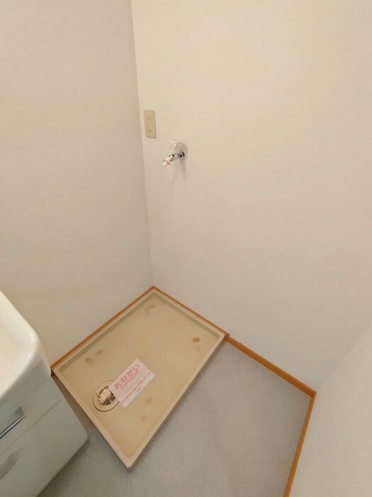 物件内観写真17　(洗濯機置場)