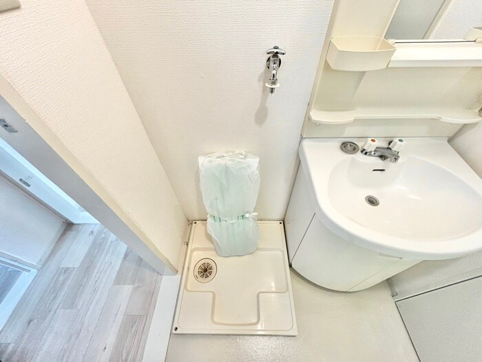 物件内観写真16　(洗濯機置場)