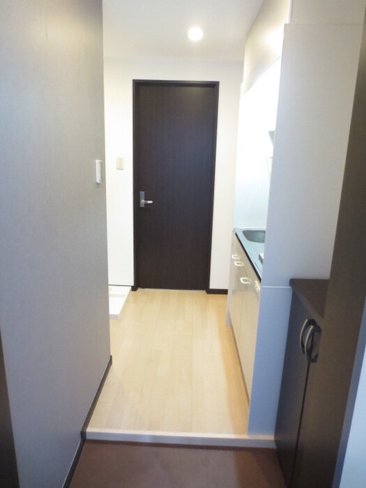 物件内観写真11　(玄関)