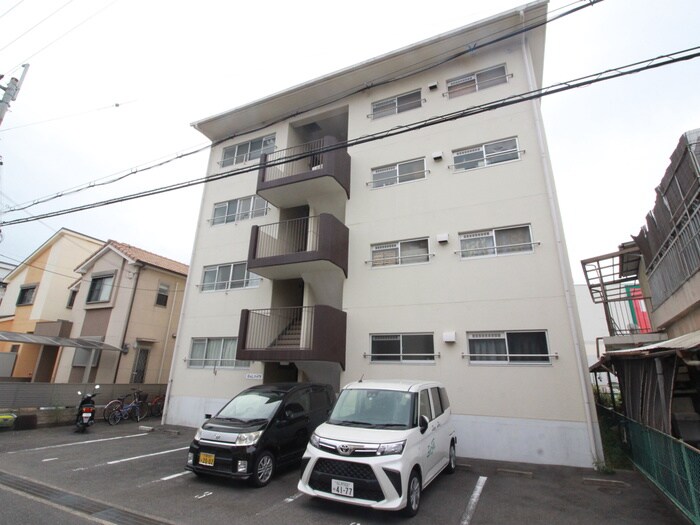 物件外観写真6　(駐車場)