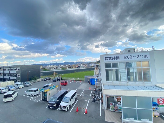 物件内観写真22　(室内からの展望)